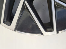 Laden Sie das Bild in den Galerie-Viewer, 1x Alufelge 17 Zoll 7.0&quot; 5x112 46ET Glanz Grau 5E3601025C Mg Octavia Iv