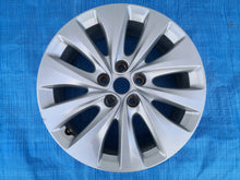Load image into Gallery viewer, 1x Alufelge 17 Zoll 7.0" 5x108 50ET Glanz Silber YP00044880 Opel Grandland X FEL2516037934gp