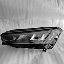 Laden Sie das Bild in den Galerie-Viewer, Frontscheinwerfer Skoda Enyaq 5LB941015F Links Scheinwerfer Headlight SCH6185032364az