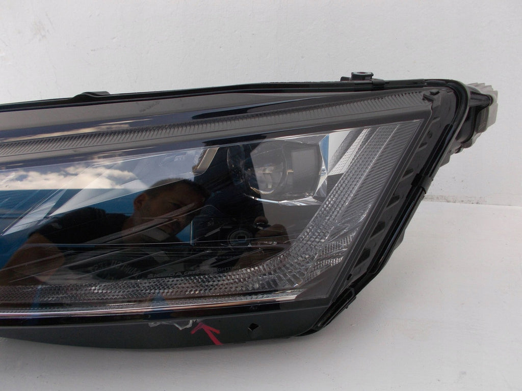 Frontscheinwerfer Skoda Octavia 03011182330 5E4941015A Links Headlight SCH6728111244sk