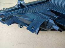 Laden Sie das Bild in den Galerie-Viewer, Frontscheinwerfer Mitsubishi Space Star 8301D445 Links Scheinwerfer Headlight