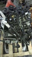 Laden Sie das Bild in den Galerie-Viewer, Motor Audi Seat Skoda VW CRB 2.0 TDI 100TKm Diesel Engine Unkomplett