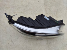 Laden Sie das Bild in den Galerie-Viewer, Frontscheinwerfer Peugeot Expert 9808235780 00197124-06 Rechts Headlight SCH1865811474sn
