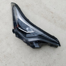 Laden Sie das Bild in den Galerie-Viewer, Frontscheinwerfer Toyota C-Hr Chr 81150-F4071-00 LED Rechts oder Links