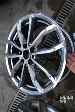 Laden Sie das Bild in den Galerie-Viewer, 1x Alufelge 18 Zoll 6.5" 5x112 41ET 6877550 BMW X1 F48 Rim Wheel FEL8983698233jh