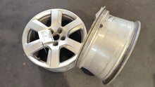 Load image into Gallery viewer, 1x Alufelge 17 Zoll Audi A8 Rim Wheel FEL7495068636kw
