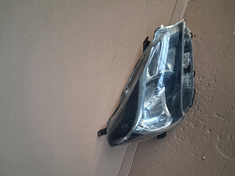 Frontscheinwerfer Toyota Yaris Rechts Scheinwerfer Headlight SCH4320186230be
