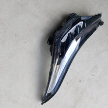 Laden Sie das Bild in den Galerie-Viewer, Frontscheinwerfer Toyota Chr 81150-F4180-00 LED Links Scheinwerfer Headlight SCH3694985693cq