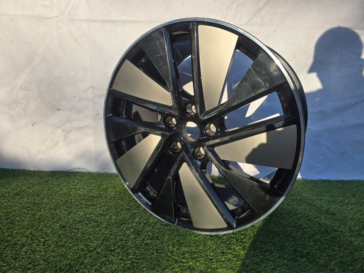 1x Alufelge 21 Zoll 11.5" 5x130 66ET 4J3601025AB Audi E-Tron Rim Wheel FEL1186800925ma