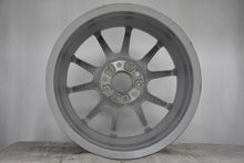 Laden Sie das Bild in den Galerie-Viewer, 1x Alufelge 17 Zoll 7.5" 5x120 47ET Glanz Silber 6768559 BMW 1 Rim Wheel FEL3968172765rk