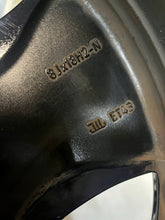 Laden Sie das Bild in den Galerie-Viewer, 1x Alufelge 18 Zoll 8.0&quot; 5x112 43ET Glanz Schwarz A2134013700 Mercedes-Benz W213