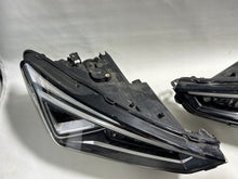 Load image into Gallery viewer, Frontscheinwerfer Seat Tarraco 5FJ941008D 5FJ941007D LED Rechts oder Links