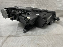 Load image into Gallery viewer, Frontscheinwerfer Skoda Superb III 3V1941015C LED Ein Stück (Rechts oder Links)