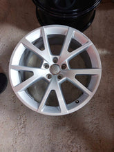 Load image into Gallery viewer, 1x Alufelge 18 Zoll 7.5&quot; 5x112 4G8071499 Audi Rim Wheel