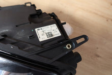 Load image into Gallery viewer, Frontscheinwerfer VW Touareg 7P1941033A Xenon Links Scheinwerfer Headlight