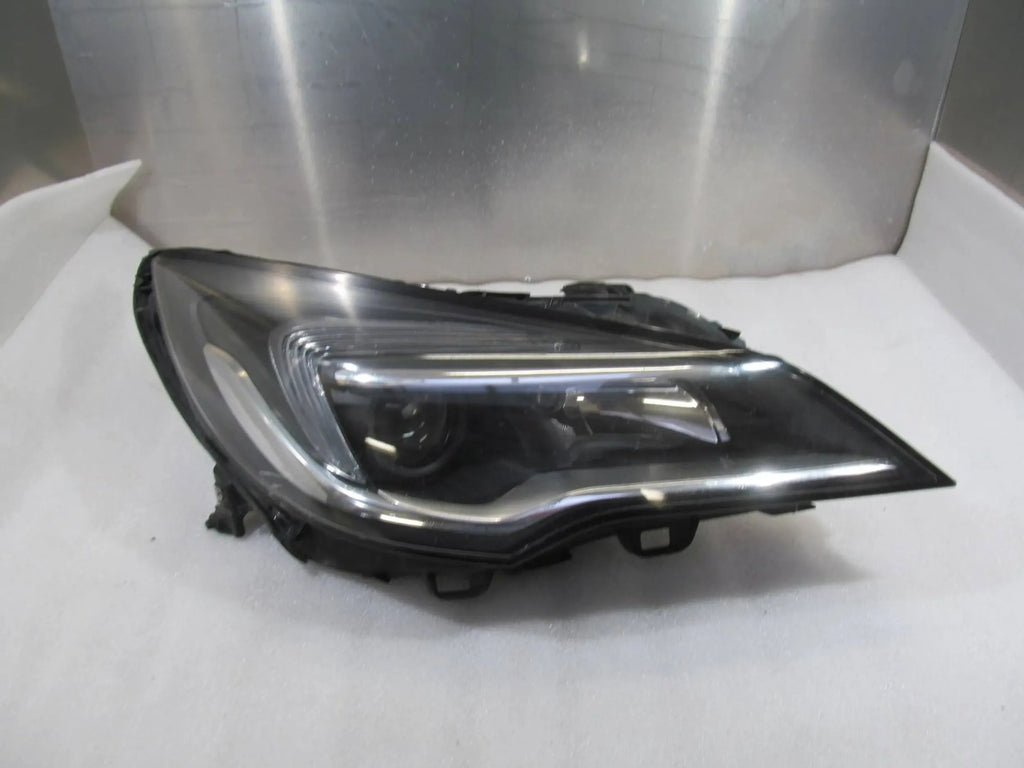 Frontscheinwerfer Opel Astra 39111144 Rechts Scheinwerfer Headlight SCH9885906882zy
