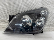 Laden Sie das Bild in den Galerie-Viewer, Frontscheinwerfer Opel Astra H Xenon Links Scheinwerfer Headlight SCH3859007997so