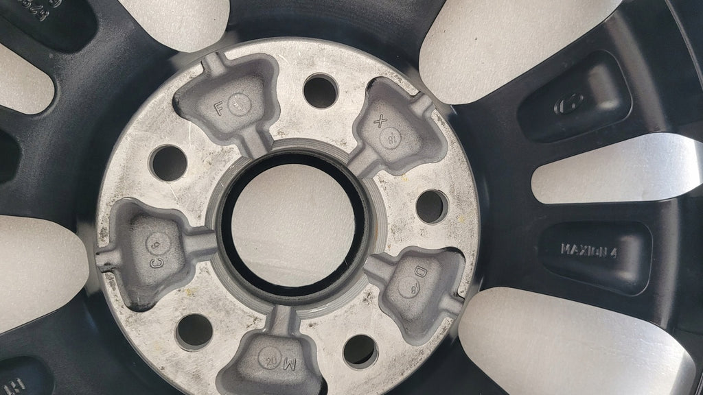 1x Alufelge 17 Zoll 7.0" 5x114.3 53ET 52910-G4300 Hyundai Ix35 Rim Wheel