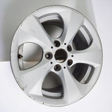 Load image into Gallery viewer, 1x Alufelge 16 Zoll 7.0&quot; 5x120 31ET Glanz Silber 6795805 BMW E91 E90 Rim Wheel