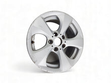 Load image into Gallery viewer, 1x Alufelge 16 Zoll 7.0&quot; 5x120 31ET Glanz Silber 6795805 BMW E91 E90 Rim Wheel