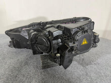 Laden Sie das Bild in den Galerie-Viewer, Frontscheinwerfer Audi A4 B9 8W0941006 8W0941006A 85122000 Xenon Rechts SCH8697136753xb