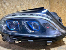 Laden Sie das Bild in den Galerie-Viewer, Frontscheinwerfer Mercedes-Benz Gle W166 A1669061603 Rechts Headlight