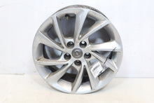 Laden Sie das Bild in den Galerie-Viewer, 1x Alufelge 16 Zoll 7.0" 5x105 41ET Glanz Silber 39078765 Opel Astra K Rim Wheel FEL7307049237zb