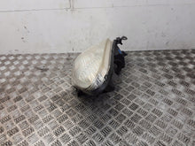 Laden Sie das Bild in den Galerie-Viewer, Frontscheinwerfer Toyota Corolla Verso P7105LHD Links Scheinwerfer Headlight SCH5823560316vr