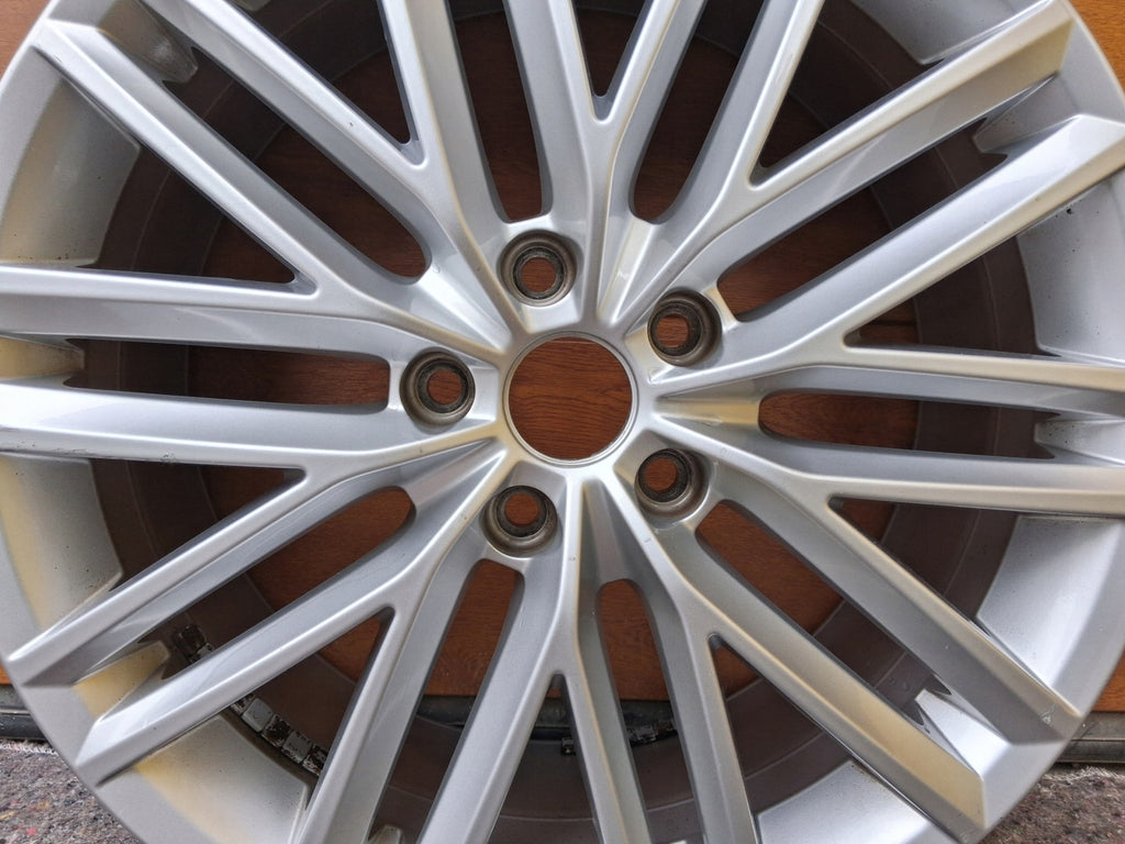 1x Alufelge 18 Zoll 7.0" 5x112 45ET Glanz Silber 575601025D Seat Ateca Rim Wheel FEL5458151878zx