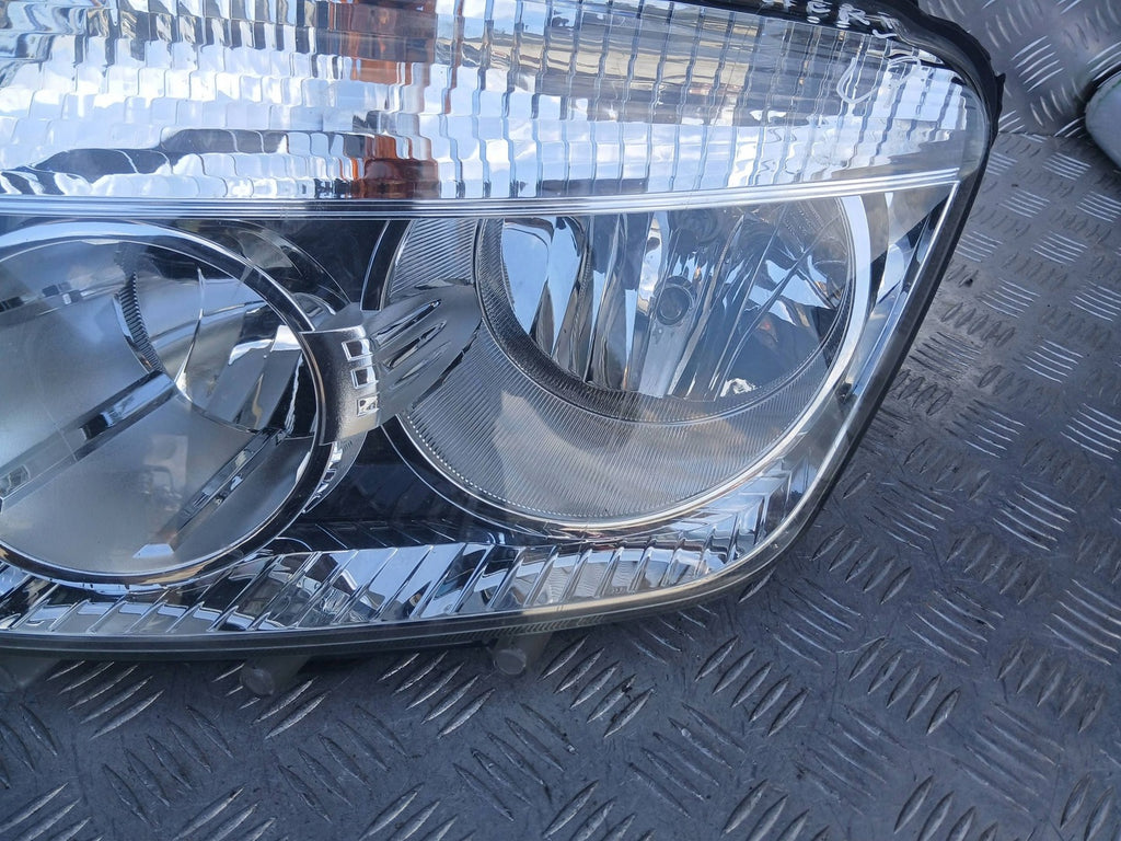 Frontscheinwerfer Dacia Duster 1305236683 Links Scheinwerfer Headlight