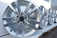 Laden Sie das Bild in den Galerie-Viewer, 4x Alufelge 18 Zoll 8.0" 5x112 45ET Glanz Silber A2074011102 Mercedes-Benz FEL5671104675va