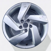 Laden Sie das Bild in den Galerie-Viewer, 1x Alufelge 17 Zoll 7.5&quot; 5x112 51ET Glanz Silber 5H0601025H VW Golf Viii