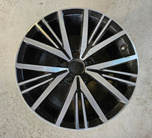 Load image into Gallery viewer, 1x Alufelge 17 Zoll 8.0" 5x112 41ET 1K8601025AK VW Scirocco Rim Wheel FEL6237071772gg