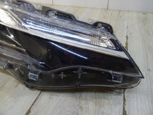 Laden Sie das Bild in den Galerie-Viewer, Frontscheinwerfer Toyota Corolla 81110-02L70-00 Rechts Scheinwerfer Headlight SCH4117079968ck