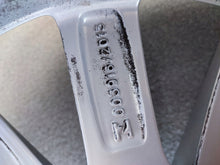 Laden Sie das Bild in den Galerie-Viewer, 1x Alufelge 16 Zoll 6.5" 5x100 40ET Glanz Silber 82A601025 Audi A1 Rim Wheel FEL3582312777ko