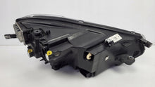 Laden Sie das Bild in den Galerie-Viewer, Frontscheinwerfer VW Taigo 2G7941035 LED Links Scheinwerfer Headlight SCH7608341145cd