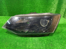 Laden Sie das Bild in den Galerie-Viewer, Frontscheinwerfer Skoda Fabia III 6V1941015B LED Links Scheinwerfer Headlight