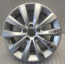 Load image into Gallery viewer, 1x Alufelge 16 Zoll 6.5" 5x112 44ET Glanz Silber 561601025 VW Passat B7 Golf Vii FEL4763448837ht