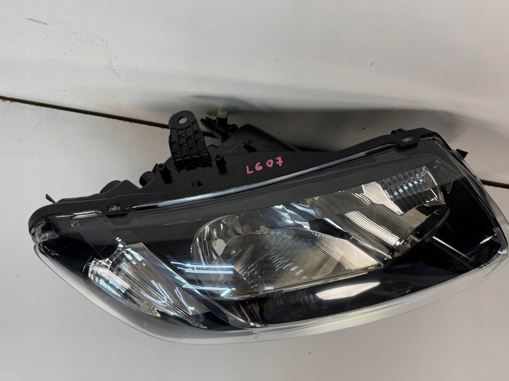 Frontscheinwerfer Dacia Sandero II 260107615R Rechts Scheinwerfer Headlight SCH6345863000fq