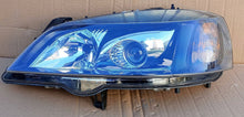 Laden Sie das Bild in den Galerie-Viewer, Frontscheinwerfer Bertone Astra G 13117077 Xenon Links Scheinwerfer Headlight SCH2463494600hy