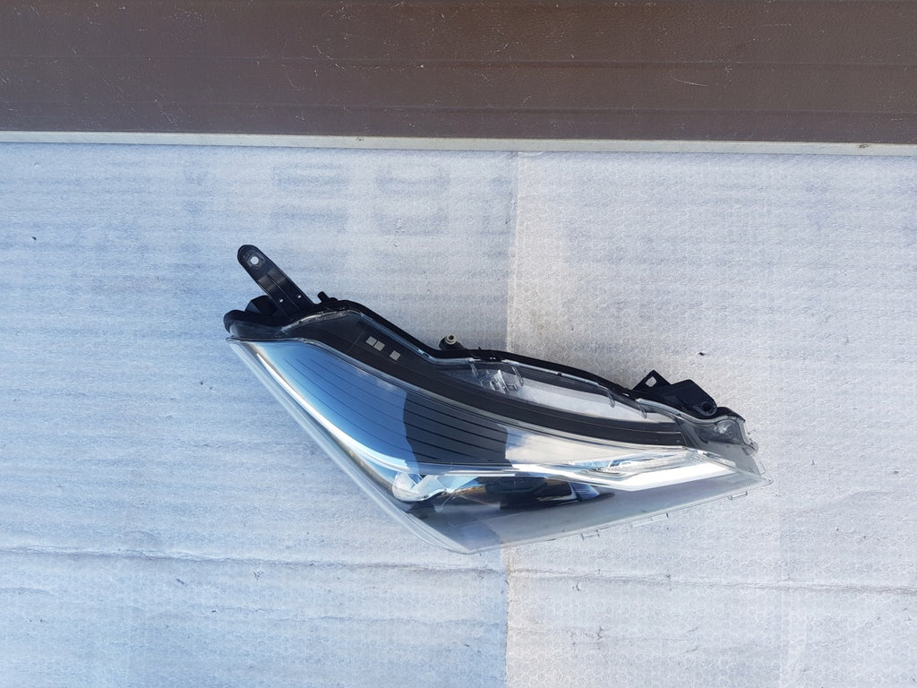 Frontscheinwerfer Toyota Yaris 811300DJ70 Rechts Scheinwerfer Headlight SCH6999765254ou