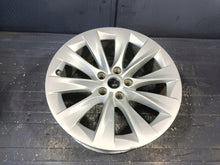 Laden Sie das Bild in den Galerie-Viewer, 1x Alufelge 19 Zoll 8.0" 5x120 Tesla Rim Wheel FEL1488580245ml