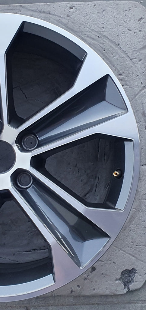 1x Alufelge 17 Zoll 7.0" 5x112 45ET Glanz Graphit 575601025C Mg Ateca Kh7 FEL4474264717gb