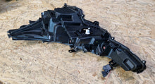 Load image into Gallery viewer, Frontscheinwerfer Toyota Corolla 81110-02X10 Rechts Scheinwerfer Headlight SCH1037370991fn