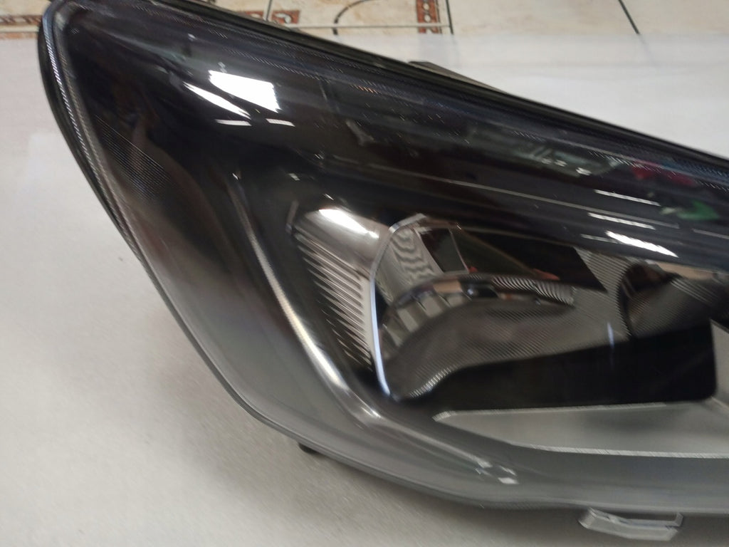 Frontscheinwerfer Ford Focus MX7B-13E014-CC Rechts Scheinwerfer Headlight