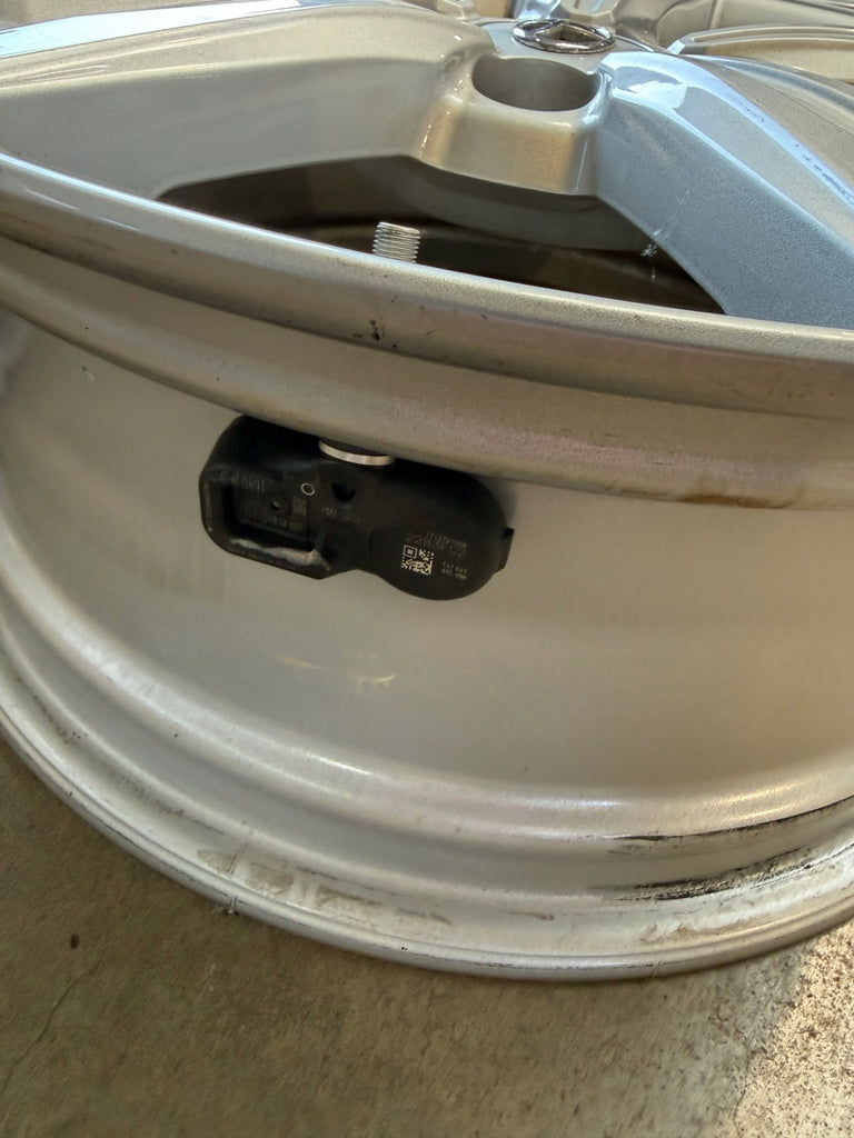4x Alufelge 17 Zoll 6.5" 5x114.3 45ET Glanz Silber PW457-10001 Toyota C-Hr Chr FEL8017944005bg