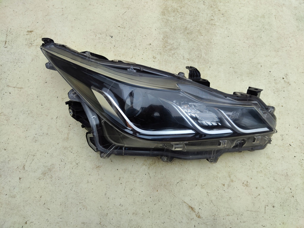 Frontscheinwerfer Toyota Corolla 81110-02T31-00 Rechts Scheinwerfer Headlight SCH6084527012qq
