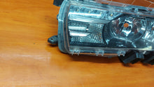 Laden Sie das Bild in den Galerie-Viewer, Frontscheinwerfer Toyota Corolla 81150-02E71 LED Ein Stück (Rechts oder Links)