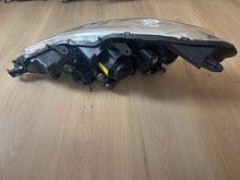 Laden Sie das Bild in den Galerie-Viewer, Frontscheinwerfer Citroën C-Crosser P7142R 6208N3 Xenon Rechts Headlight SCH6020713693jf