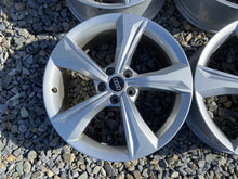 Laden Sie das Bild in den Galerie-Viewer, 4x Alufelge 19 Zoll 7.0" 5x112 34ET Glanz Silber 80A601025 Audi Rim Wheel FEL6684374244gy